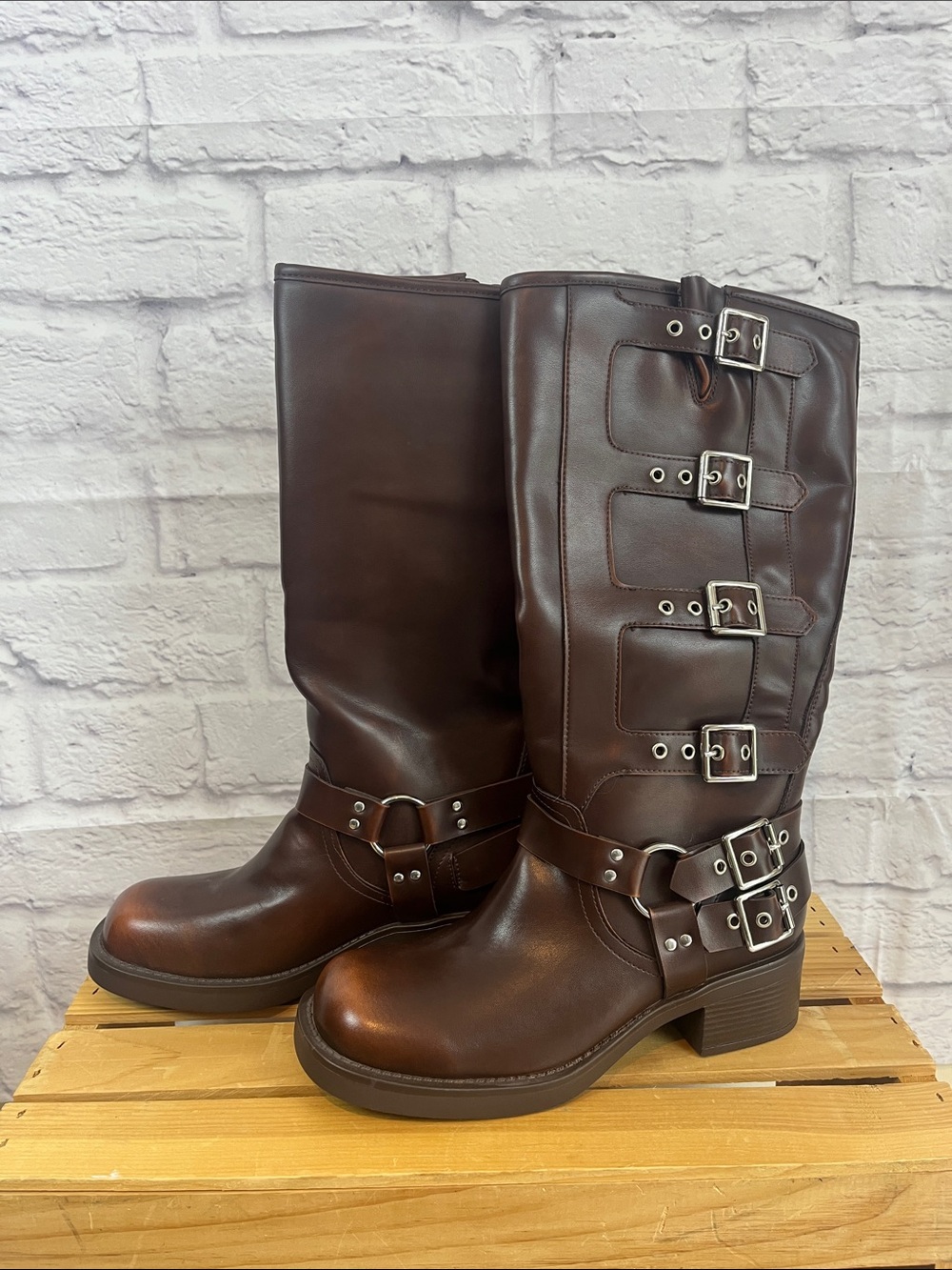 Athlefit NWT Brown Knee High Multi Buckle Moto Boots Size 8.5 ***
